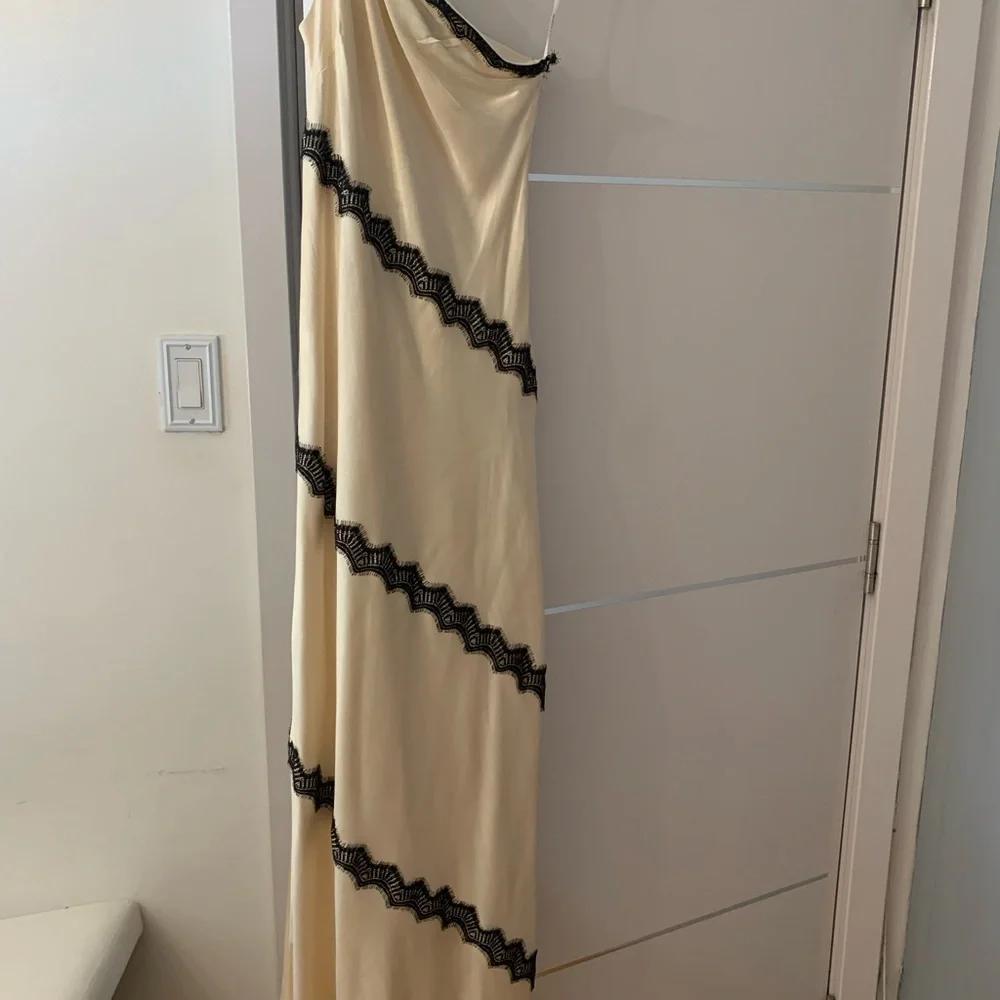 Shona Joy Camille Lace Asymmetrical Maxi Dress in Cream/Black - Picture 3 of 6